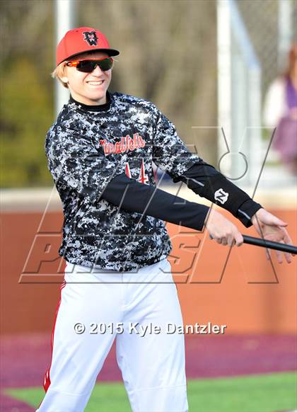 Thumbnail 3 in Mineral Wells vs Alvarado (Bowie Invitational) photogallery.