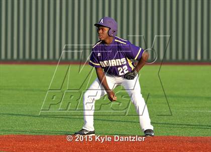 Thumbnail 2 in Mineral Wells vs Alvarado (Bowie Invitational) photogallery.