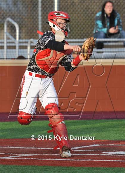 Thumbnail 2 in Mineral Wells vs Alvarado (Bowie Invitational) photogallery.