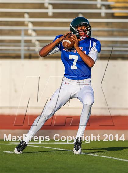 Thumbnail 3 in Native All-Star Football Classic (Red Hawks vs. Blue Eagles) photogallery.