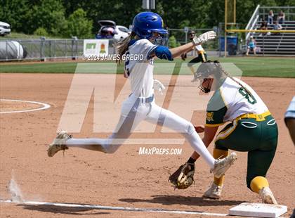 Thumbnail 2 in Blackhawk vs Hampton (WPIAL 4A Semifinal) photogallery.