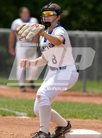 Thumbnail 2 in Blackhawk vs Hampton (WPIAL 4A Semifinal) photogallery.