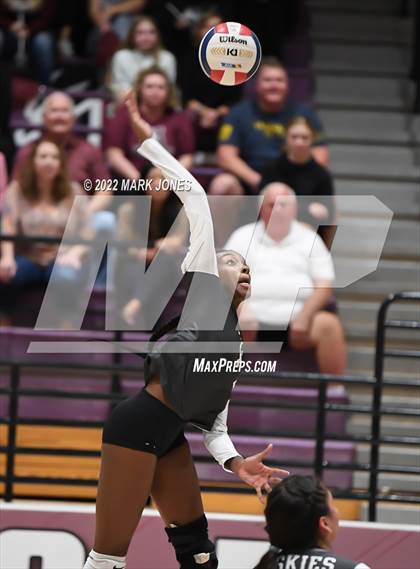Thumbnail 2 in Sunnyslope @ Hamilton  (AIA 6A Quarterfinal) photogallery.