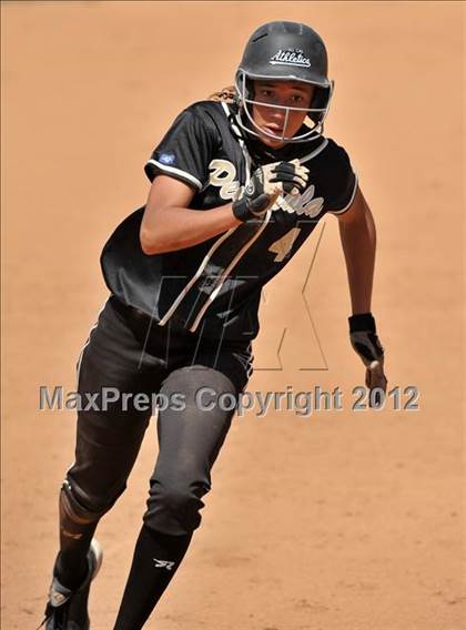 Thumbnail 3 in El Modena vs. Palos Verdes Peninsula (Woodbridge Tournament) photogallery.