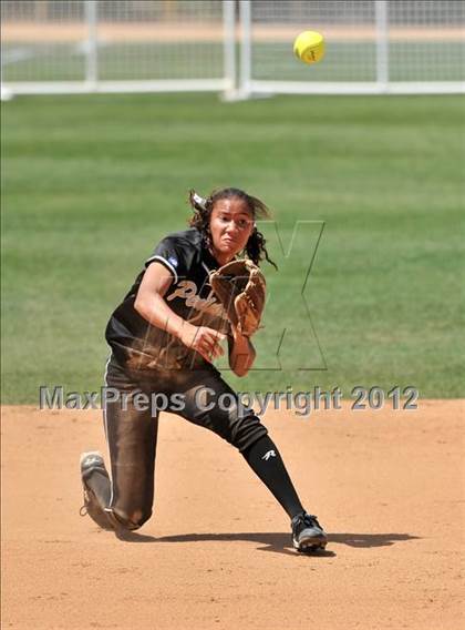Thumbnail 2 in El Modena vs. Palos Verdes Peninsula (Woodbridge Tournament) photogallery.