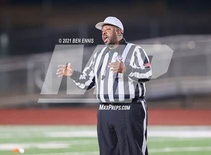 Thumbnail 2 in McDonough vs Riverwood (GHSA D2 5A/6A Quarterfinal Playoff) photogallery.