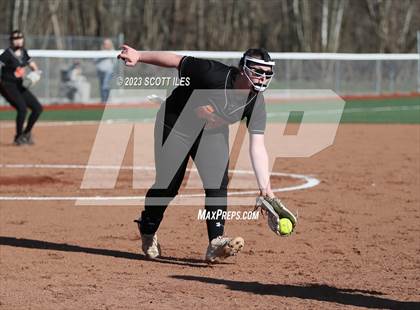 Thumbnail 2 in Amanda-Clearcreek vs Logan (Scrimmage) photogallery.