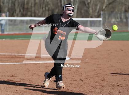 Thumbnail 3 in Amanda-Clearcreek vs Logan (Scrimmage) photogallery.