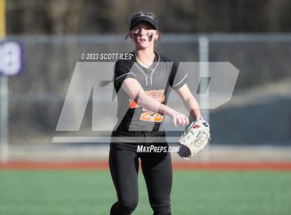 Thumbnail 1 in Amanda-Clearcreek vs Logan (Scrimmage) photogallery.
