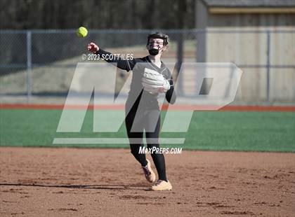 Thumbnail 2 in Amanda-Clearcreek vs Logan (Scrimmage) photogallery.