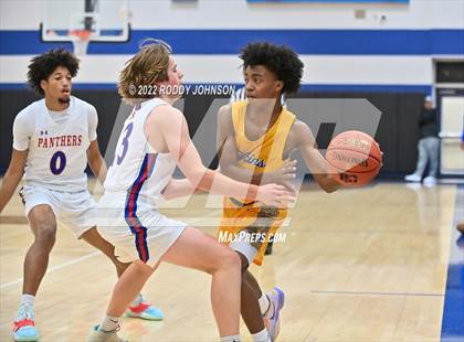 Thumbnail 3 in Fort Bend Elkins vs Midway (McDonald's Texas Invitational) photogallery.