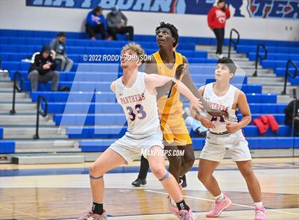 Thumbnail 3 in Fort Bend Elkins vs Midway (McDonald's Texas Invitational) photogallery.