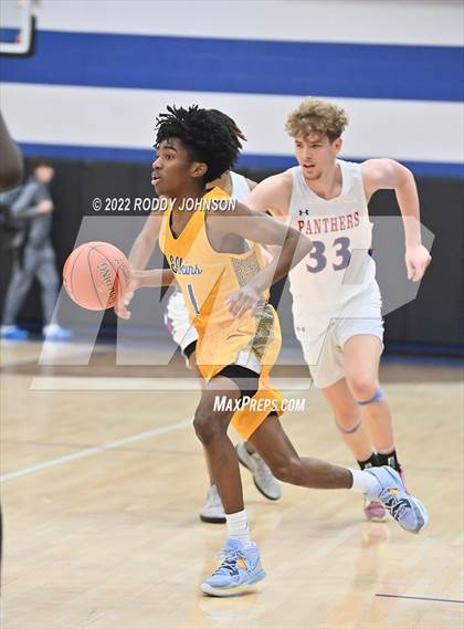 Thumbnail 1 in Fort Bend Elkins vs Midway (McDonald's Texas Invitational) photogallery.