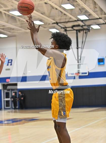 Thumbnail 2 in Fort Bend Elkins vs Midway (McDonald's Texas Invitational) photogallery.