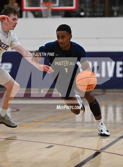 Thumbnail 2 in Carlsbad vs. Mater Dei Catholic (Torrey Pines Holiday Classic) photogallery.