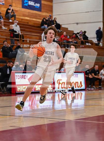 Thumbnail 2 in Carlsbad vs. Mater Dei Catholic (Torrey Pines Holiday Classic) photogallery.