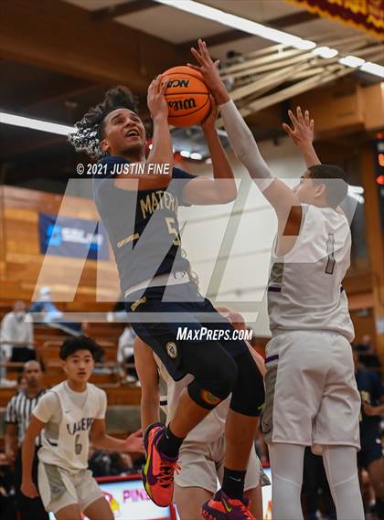 Thumbnail 1 in Carlsbad vs. Mater Dei Catholic (Torrey Pines Holiday Classic) photogallery.