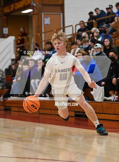 Thumbnail 3 in Carlsbad vs. Mater Dei Catholic (Torrey Pines Holiday Classic) photogallery.