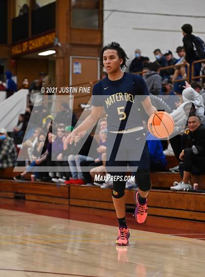 Thumbnail 2 in Carlsbad vs. Mater Dei Catholic (Torrey Pines Holiday Classic) photogallery.