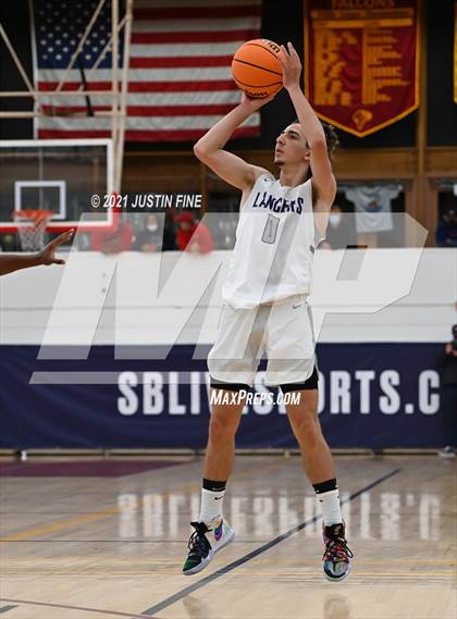 Thumbnail 2 in Carlsbad vs. Mater Dei Catholic (Torrey Pines Holiday Classic) photogallery.