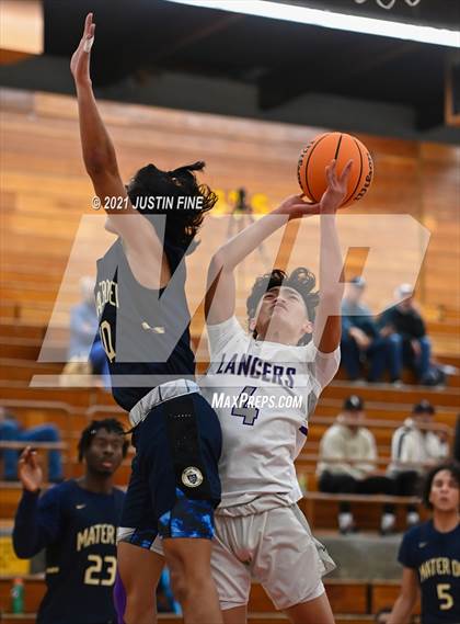 Thumbnail 3 in Carlsbad vs. Mater Dei Catholic (Torrey Pines Holiday Classic) photogallery.