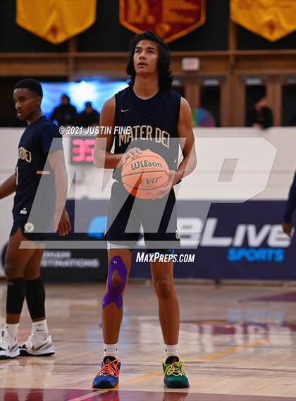 Thumbnail 3 in Carlsbad vs. Mater Dei Catholic (Torrey Pines Holiday Classic) photogallery.