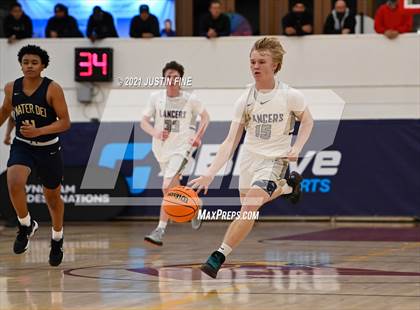 Thumbnail 3 in Carlsbad vs. Mater Dei Catholic (Torrey Pines Holiday Classic) photogallery.