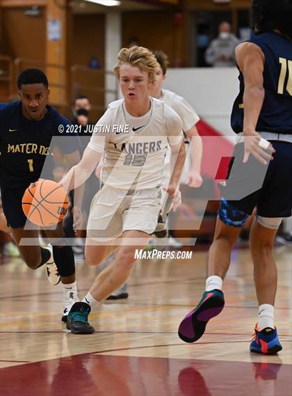 Thumbnail 3 in Carlsbad vs. Mater Dei Catholic (Torrey Pines Holiday Classic) photogallery.
