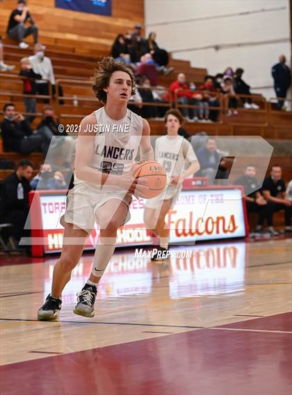 Thumbnail 3 in Carlsbad vs. Mater Dei Catholic (Torrey Pines Holiday Classic) photogallery.