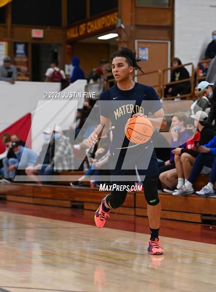 Thumbnail 1 in Carlsbad vs. Mater Dei Catholic (Torrey Pines Holiday Classic) photogallery.