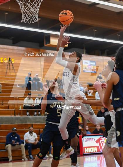 Thumbnail 3 in Carlsbad vs. Mater Dei Catholic (Torrey Pines Holiday Classic) photogallery.