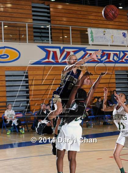 Thumbnail 1 in JV: South Hills vs West Ranch (San Gabriel Christmas Classic) photogallery.