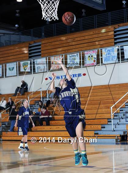 Thumbnail 2 in JV: South Hills vs West Ranch (San Gabriel Christmas Classic) photogallery.
