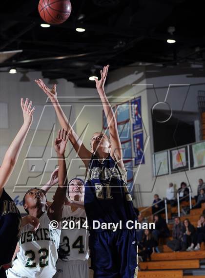 Thumbnail 2 in JV: South Hills vs West Ranch (San Gabriel Christmas Classic) photogallery.