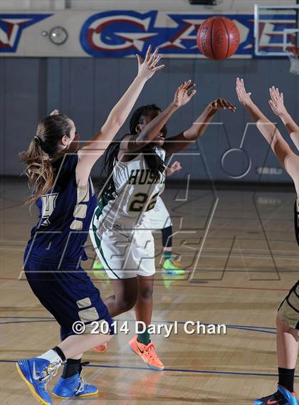 Thumbnail 2 in JV: South Hills vs West Ranch (San Gabriel Christmas Classic) photogallery.