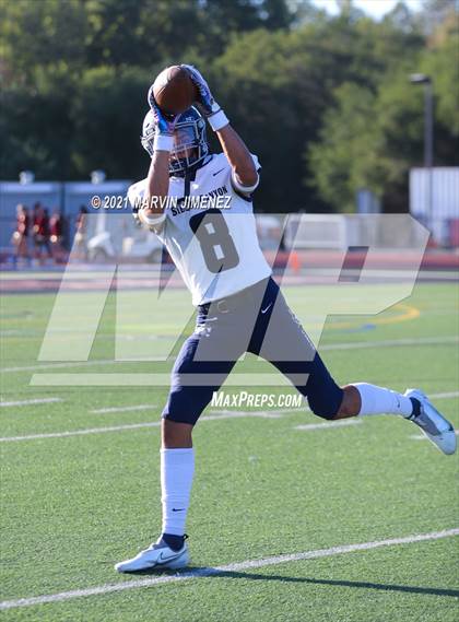 Thumbnail 2 in Oaks Christian vs Sierra Canyon photogallery.