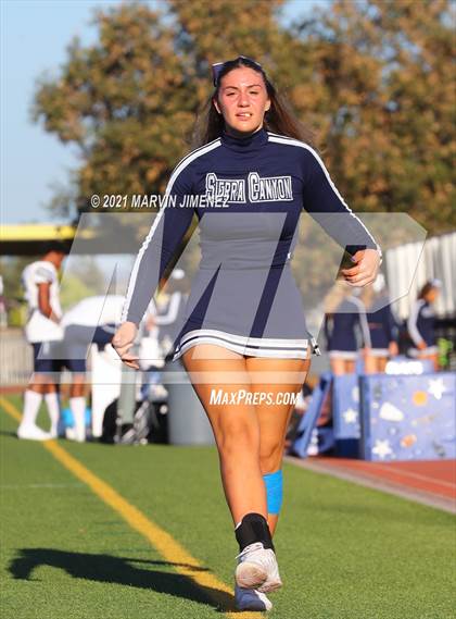 Thumbnail 3 in Oaks Christian vs Sierra Canyon photogallery.