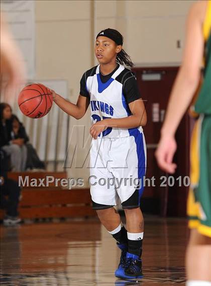 Thumbnail 3 in Westmoor vs. Valley (Jimmy V Classic) photogallery.