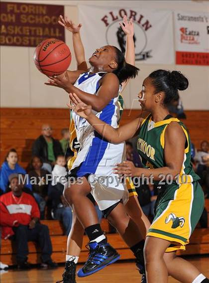 Thumbnail 3 in Westmoor vs. Valley (Jimmy V Classic) photogallery.