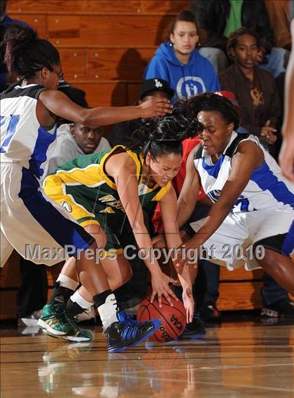 Thumbnail 2 in Westmoor vs. Valley (Jimmy V Classic) photogallery.
