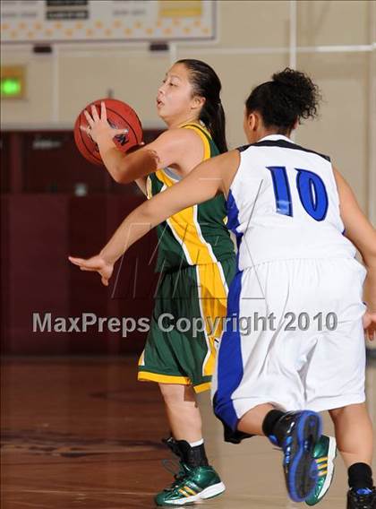 Thumbnail 2 in Westmoor vs. Valley (Jimmy V Classic) photogallery.
