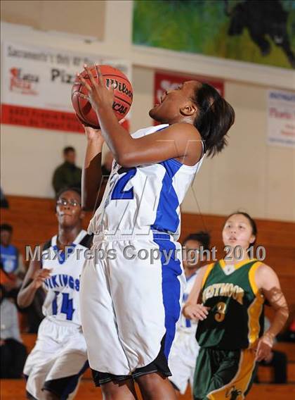 Thumbnail 3 in Westmoor vs. Valley (Jimmy V Classic) photogallery.