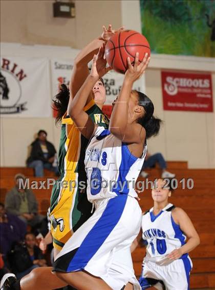 Thumbnail 3 in Westmoor vs. Valley (Jimmy V Classic) photogallery.