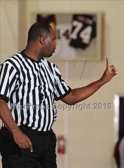 Thumbnail 1 in Westmoor vs. Valley (Jimmy V Classic) photogallery.