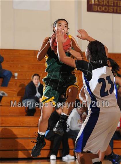 Thumbnail 3 in Westmoor vs. Valley (Jimmy V Classic) photogallery.