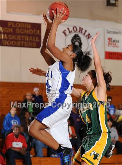 Thumbnail 2 in Westmoor vs. Valley (Jimmy V Classic) photogallery.