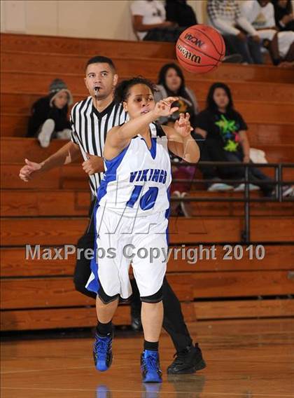 Thumbnail 2 in Westmoor vs. Valley (Jimmy V Classic) photogallery.