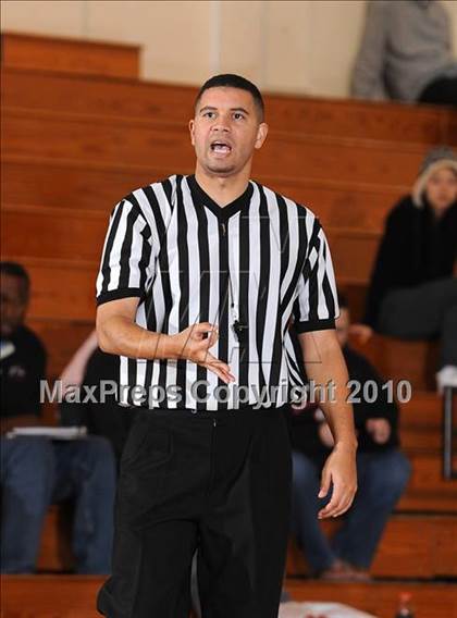 Thumbnail 2 in Westmoor vs. Valley (Jimmy V Classic) photogallery.