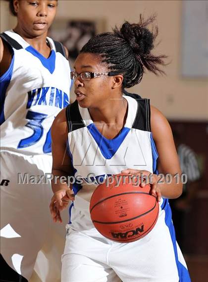 Thumbnail 2 in Westmoor vs. Valley (Jimmy V Classic) photogallery.