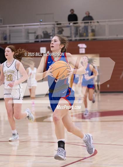 Thumbnail 3 in Jackson Prep vs. Oak Forest Academy photogallery.